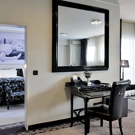 Stage47 Hotel 4*