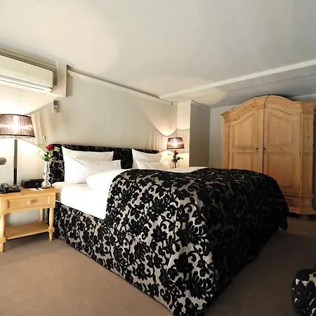 Stage47 Hotel